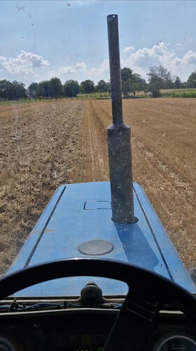 Tractor, dragged to the right with Steer on